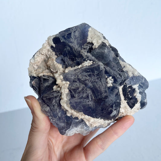 Blue/Purple Fluorite Specimen / 1.11kg (High grade)