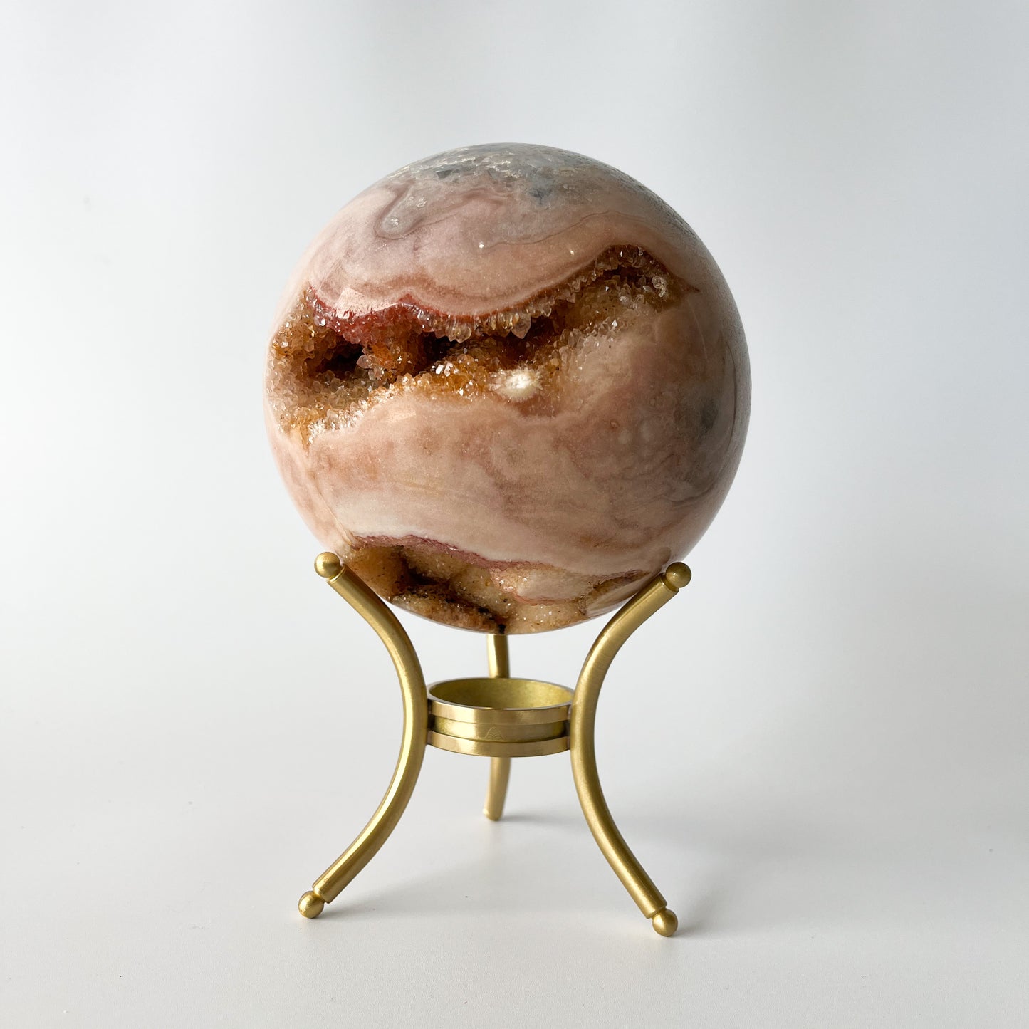 Pink Amethyst Sphere (gallery piece) / 2.090kg