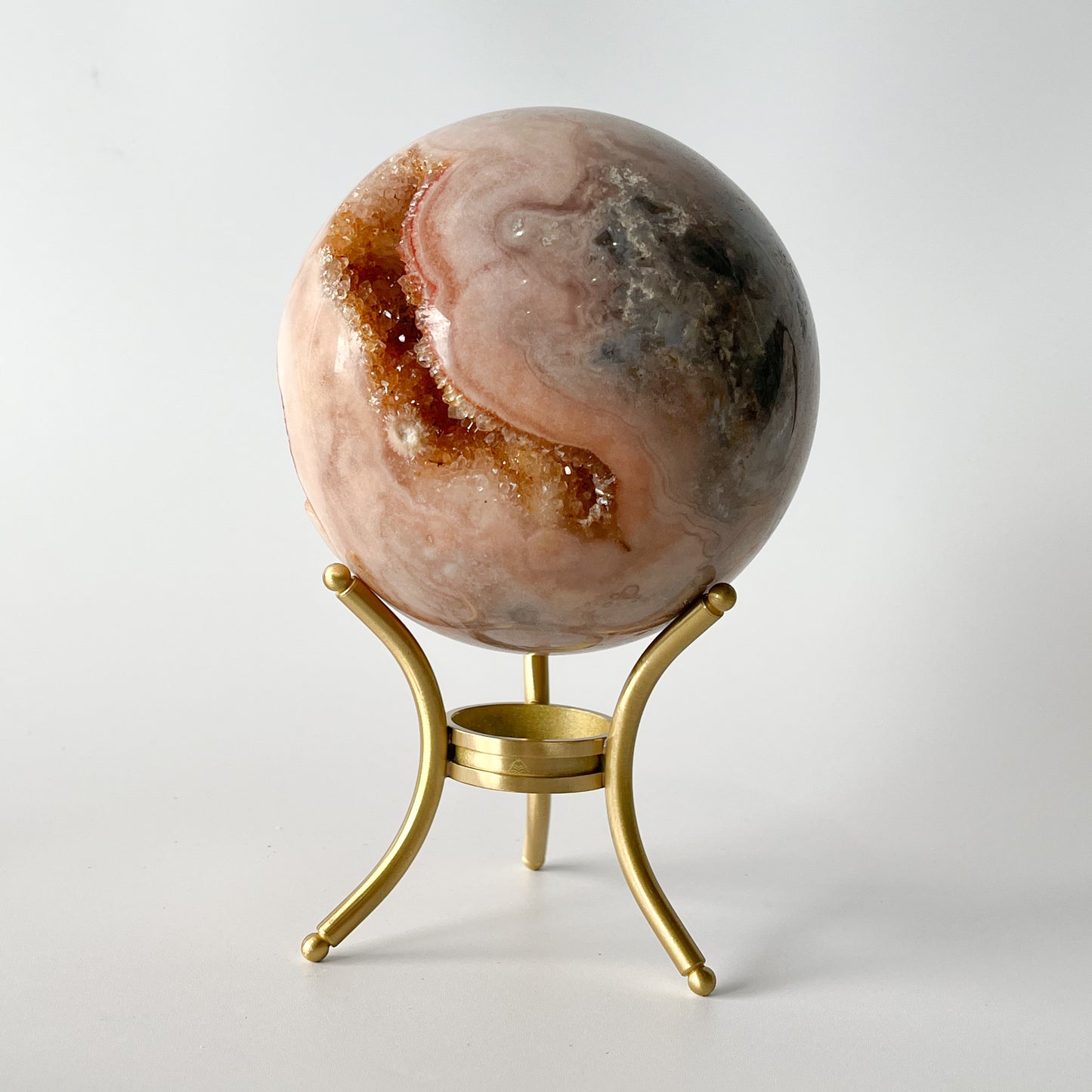 Pink Amethyst Sphere (gallery piece) / 2.090kg